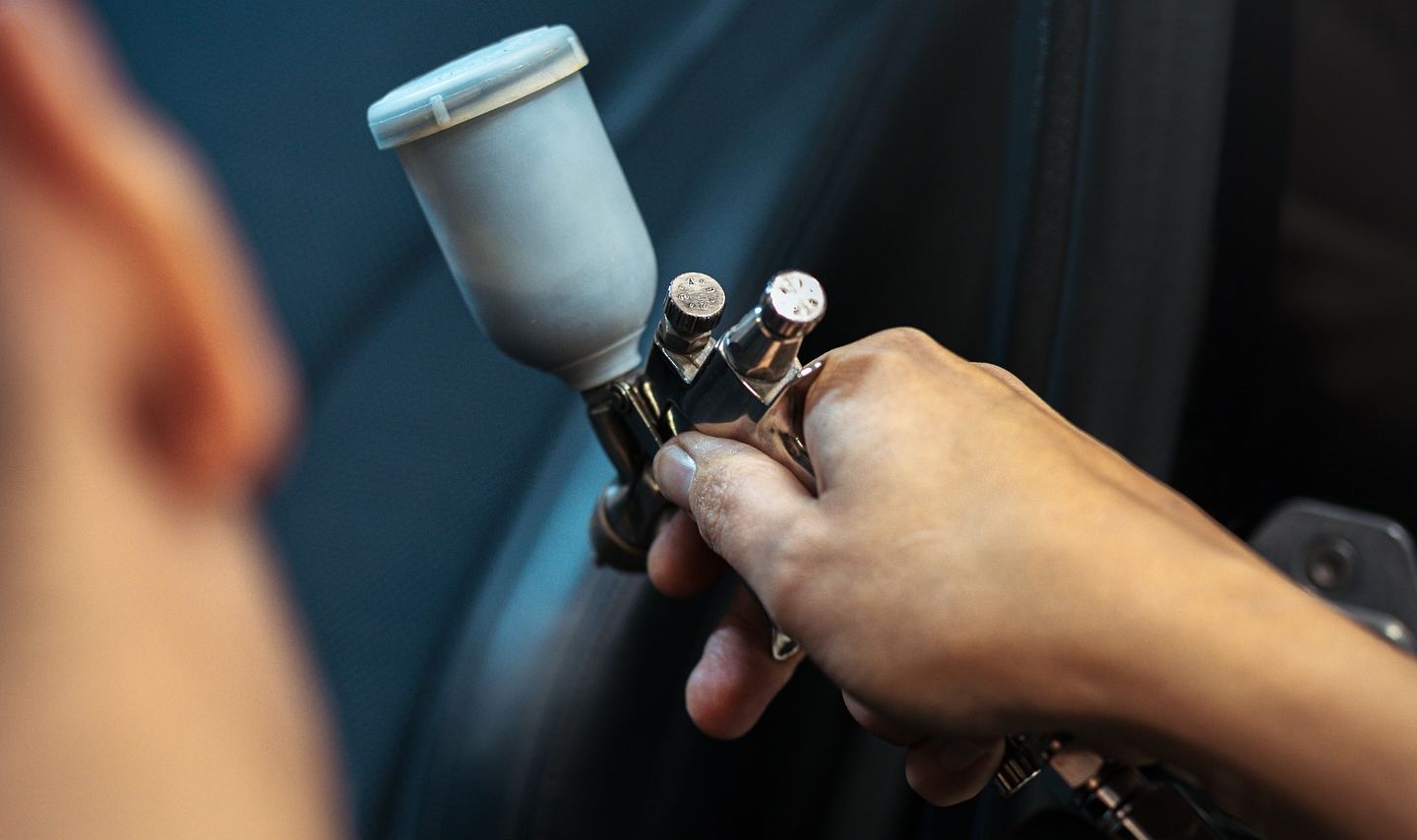 Age Stop behandling appliceras på bilinteriör